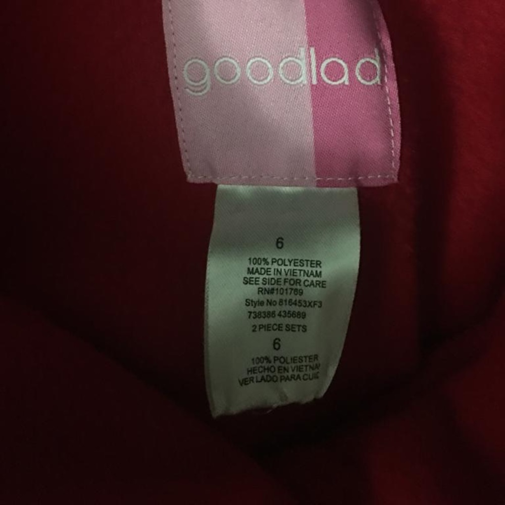 Red coat - Picture 3 of 4